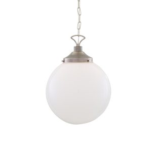 "With a refreshing design, the Yerevan Globe Pendant Light 35 cm will update your contemporary or modern décor."