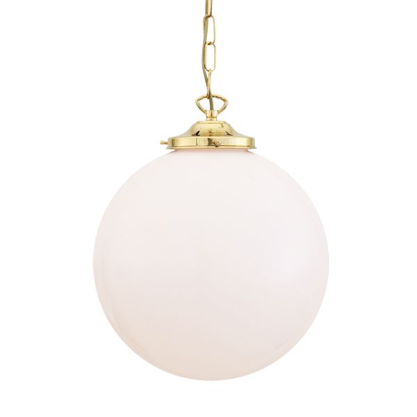 "With a refreshing design, the Yerevan Globe Pendant Light 30 cm will update your contemporary or modern décor."